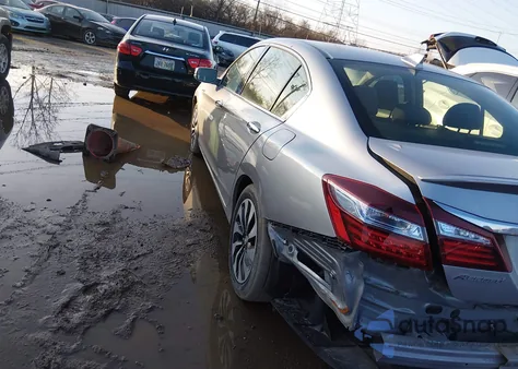 2017 Honda Accord Hybrid из США, поврежденный, VIN JHMCR6F33HC021635